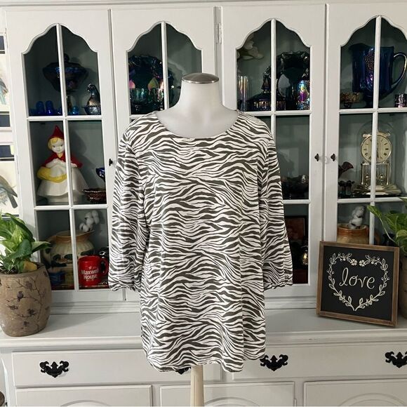 Chico’s  Zebra Print Top  Sz Large - Picture 1 of 8